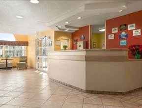 Lobi 4 Days Inn & Suites by Wyndham Lafayette IN