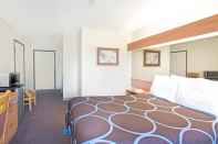 Kamar Tidur Super 8 by Wyndham Sacramento Airport