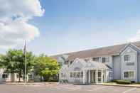 Bangunan Microtel Inn & Suites by Wyndham Seneca Falls