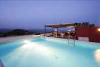 Swimming Pool Perusia Hotel
