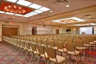 ห้องประชุม 4 Days Hotel & Conference Center by Wyndham East Brunswick
