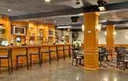 Bar, Cafe and Lounge 3 Days Hotel & Conference Center by Wyndham East Brunswick