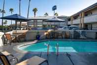 Swimming Pool Best Western Kettleman City Inn & Suites