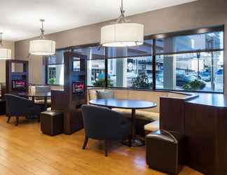 Sảnh chờ 2 Courtyard by Marriott Miami Downtown