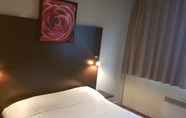 Kamar Tidur 6 ibis Styles Massy Opera Hotel