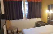 Kamar Tidur 2 ibis Styles Massy Opera Hotel