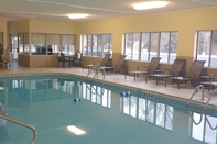 Swimming Pool Quality Inn & Suites Sandusky