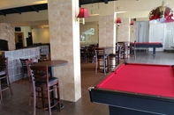 Bar, Cafe and Lounge Ramada by Wyndham Houston Intercontinental Airport East