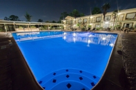 Swimming Pool Ramada by Wyndham Houston Intercontinental Airport East