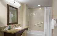 Toilet Kamar 5 Hilton Providence