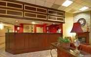 Lobi 3 Comfort Inn University Center