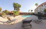 Swimming Pool 4 Radisson Hotel Casa Grande