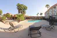 Swimming Pool Radisson Hotel Casa Grande