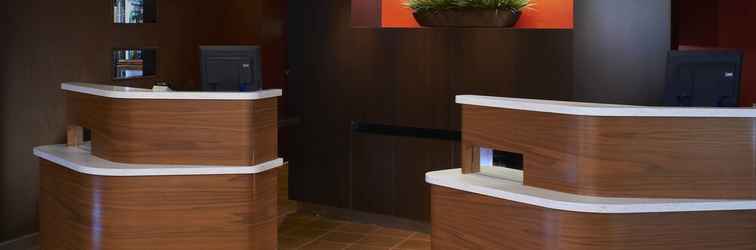 Lobi Courtyard by Marriott Detroit Livonia