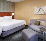 Phòng ngủ 6 Courtyard by Marriott Detroit Livonia