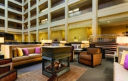 Sảnh chờ 4 Embassy Suites by Hilton Chicago North Shore Deerfield