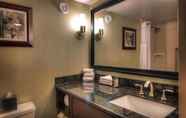 In-room Bathroom 6 DoubleTree by Hilton Denver - Thornton