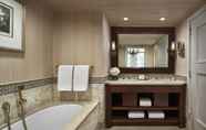 Bilik Mandi dalam Bilik 6 The St. Regis Washington, D.C.