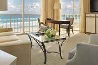 Common Space Four Seasons Resort Palm Beach