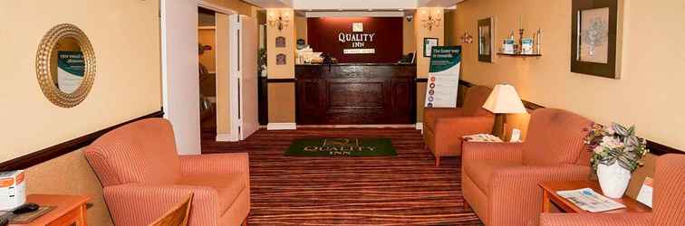 Lobby Quality Inn