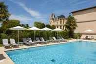 Swimming Pool Chateau Hotel & Spa Grand Barrail