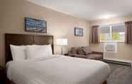 Bedroom 6 Travelodge by Wyndham Salmon Arm