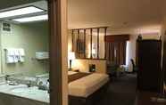 Bedroom 5 SureStay Plus Hotel by Best Western Greenwood
