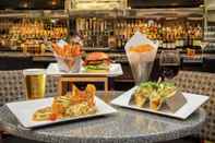 Quầy bar, cafe và phòng lounge DoubleTree Suites by Hilton Seattle Airport - Southcenter