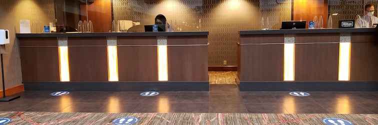 Lobby DoubleTree Suites by Hilton Seattle Airport - Southcenter
