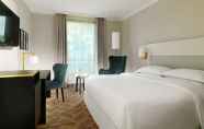 Bedroom 3 Sheraton Offenbach Hotel