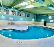 Swimming Pool 5 Holiday Inn Express Fall River North, an IHG Hotel