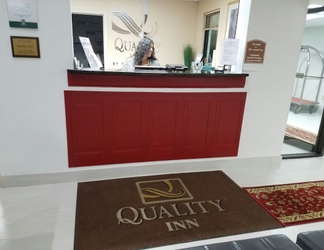 Lobi 2 Quality Inn Toledo