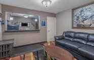 Common Space 5 Days Inn by Wyndham Jamestown