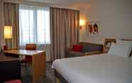 Bedroom 2 Novotel Zurich Airport Messe