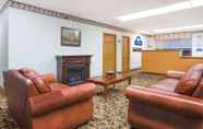 Lobi 4 Days Inn by Wyndham Staunton