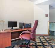 Functional Hall 6 Comfort Inn Cleveland Airport