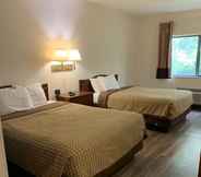 Bilik Tidur 7 Days Inn by Wyndham Topeka