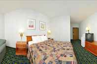 Bilik Tidur Days Inn by Wyndham Topeka