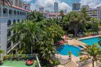 Kolam Renang Hotel Caribe by Faranda Grand, a member of Radisson Individuals