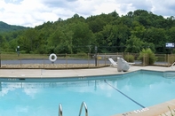 Swimming Pool Clarion Pointe Sylva near Cherokee Area