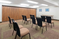 Functional Hall La Quinta Inn & Suites by Wyndham Salt Lake City - Layton