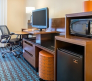 Bedroom 5 Fairfield Inn & Suites Sioux Falls