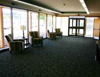 Lobby 2 Ramada by Wyndham Cedar City