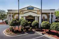 Exterior Quality Inn & Suites Mooresville - Lake Norman
