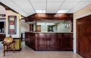 Lobi 6 Quality Inn & Suites Mooresville - Lake Norman