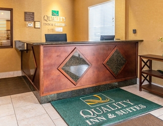 Lobby 2 Quality Inn & Suites