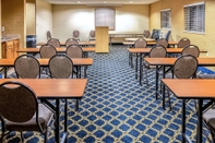 Functional Hall Quality Inn & Suites