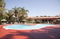 Swimming Pool Wyndham Garden San Jose Airport