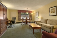 Common Space Red Lion Hotel Coos Bay