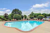 Swimming Pool Ramada by Wyndham Murfreesboro